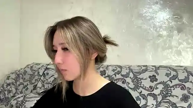 CloudyClamber live cam on StripChat