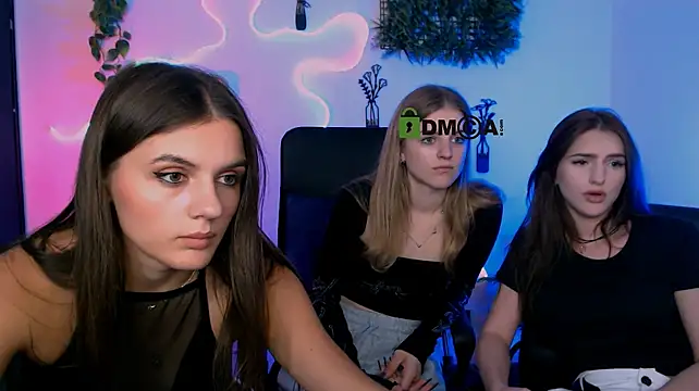 lisa_dark_ webcam