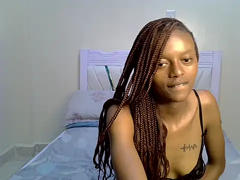 PrettyNoirr webcam