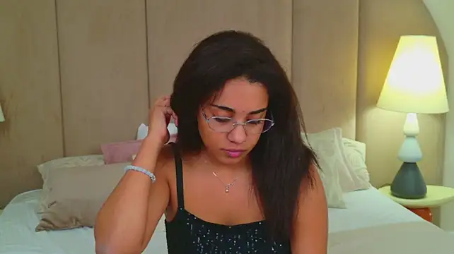 Luna_Cortier webcam