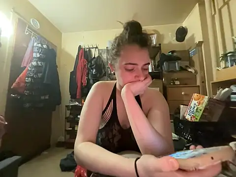Snowbunnycake_131 webcam