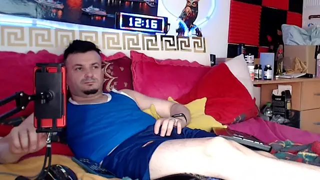 Hugec0ck007 live cam on StripChat