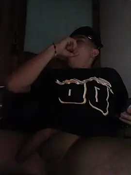 Oliver_LA live cam on StripChat