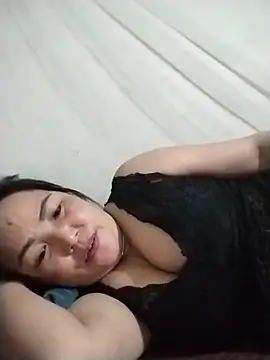 NAAYA8190 live cam on StripChat