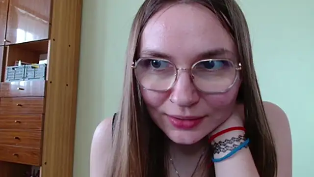 LooveELLYx live cam on StripChat