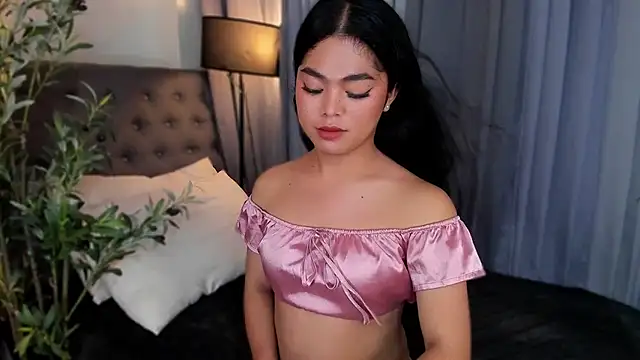 AsianHugecockAnna live cam on StripChat