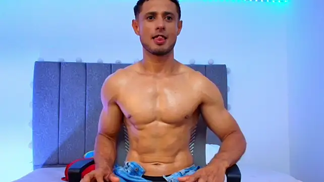 Adonys_Lewis_ live cam on StripChat