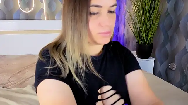 JuicyMillena webcam