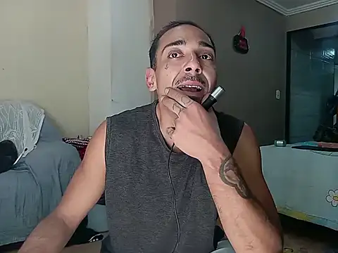 HotLatinoBR webcam