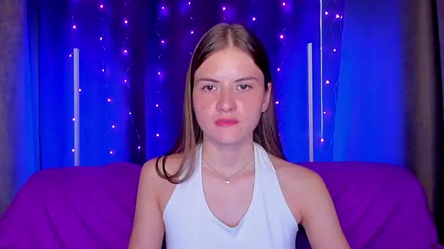 SpicyBelle live cam room