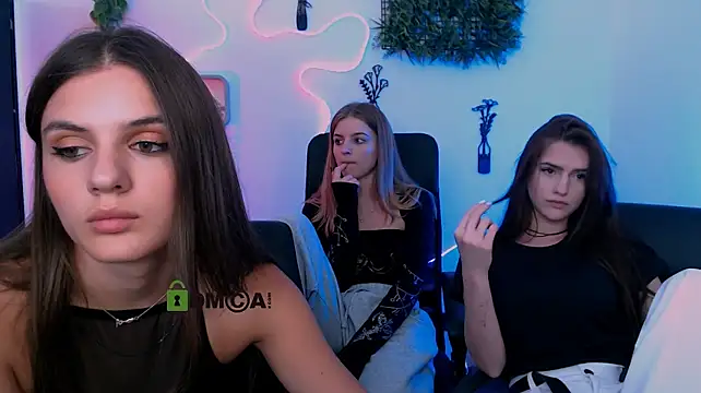 lisa_dark_