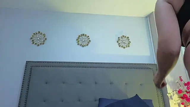MihaCarther webcam