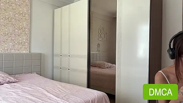 JuliaPierce webcam