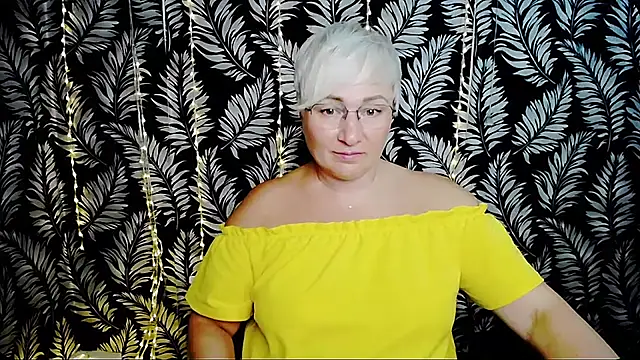 Olivia_playful webcam