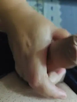MadaamJizz_DickLewd webcam