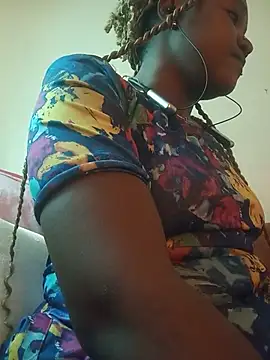 Pretty_Tifffany live cam on StripChat