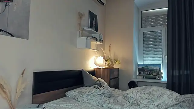 MaryJacksoon webcam