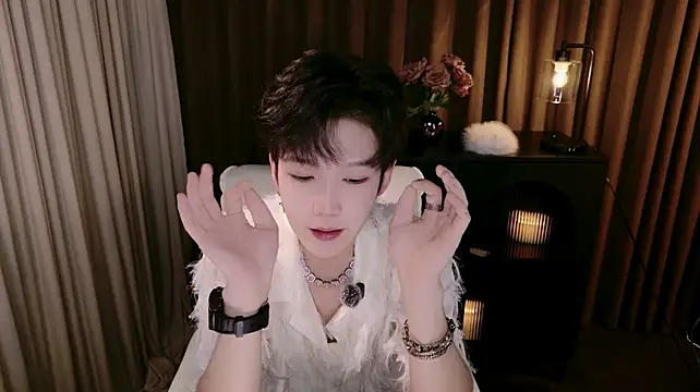 xiaohuihui-1012 webcam