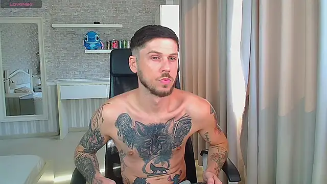 JonahShaw live Stripchat room