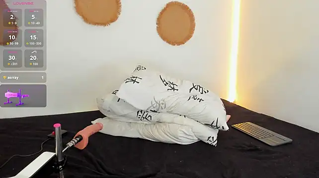 Jessyivonne live cam on StripChat
