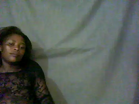 KinkyluuX webcam