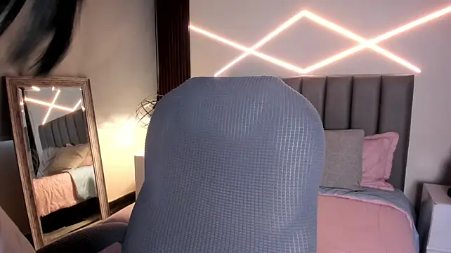 Veronicalanx1