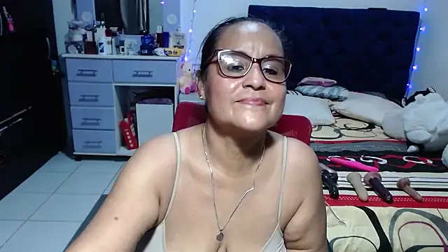 pervert_mommy_ live cam on StripChat