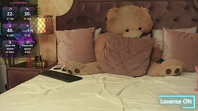 JaneDevine live cam on StripChat