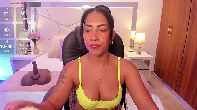 Shantaall_ live cam on StripChat