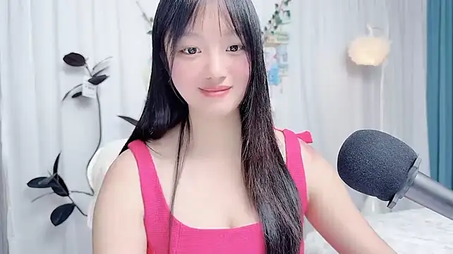 Winnie666999 live cam on StripChat