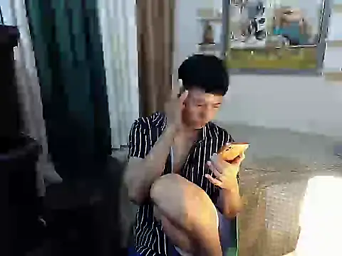 xshyboyx live cam on StripChat