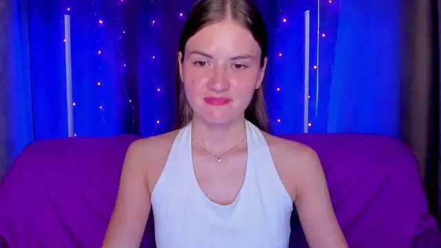 SpicyBelle live cam on StripChat