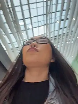 trytomakememoam webcam