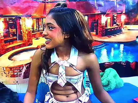 IndianPretty14u2Luv webcam