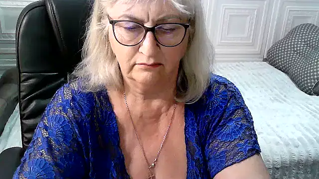 LolkaAlyss live cam on StripChat