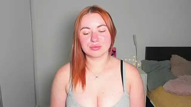 LAYLAxSTAR live cam on StripChat