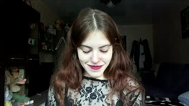 BuzzingRaid heels tease webcam show
