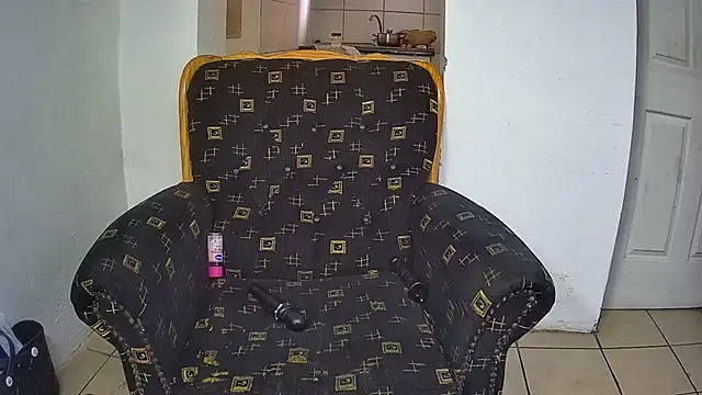 GoldenPussyXOXO webcam