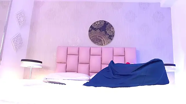 IsabelleDaza webcam