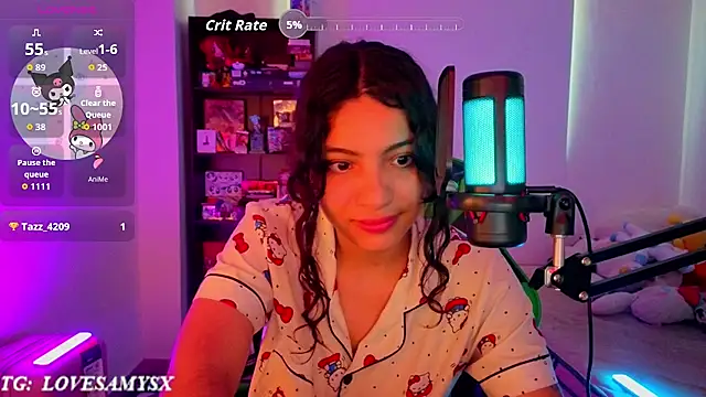 Lovelyamyy live cam on StripChat