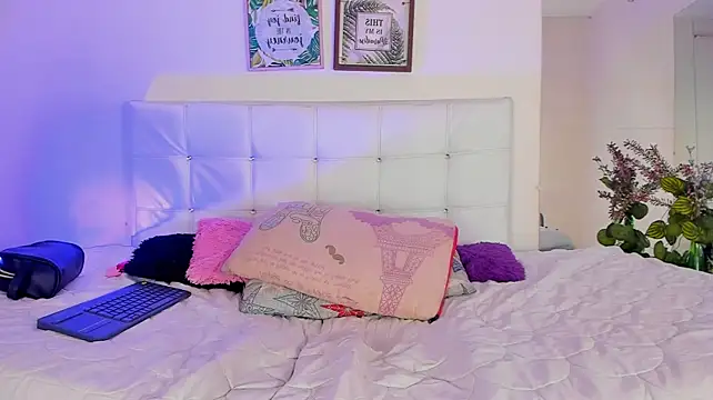 Miia_Wills webcam