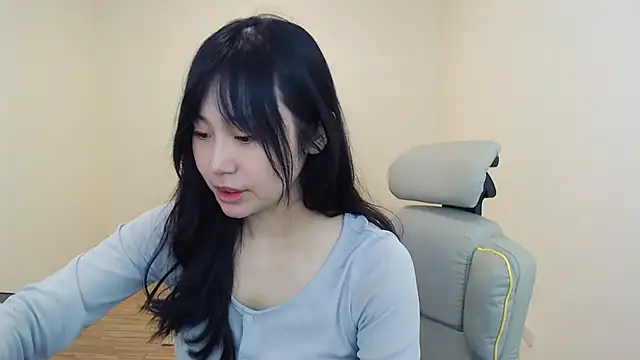lingeringvoice webcam