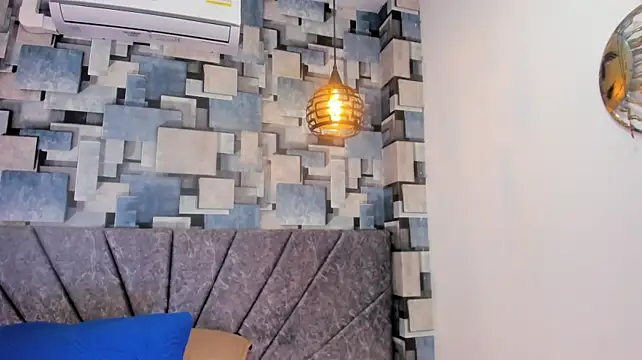 angel_dthroatt live cam room