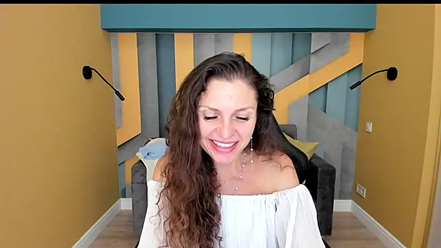 EllaLong webcam