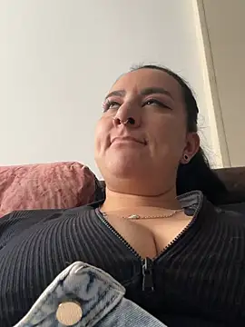 Abril_Luv webcam