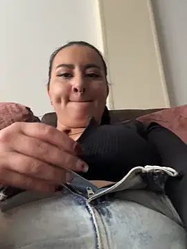Abril_Luv webcam