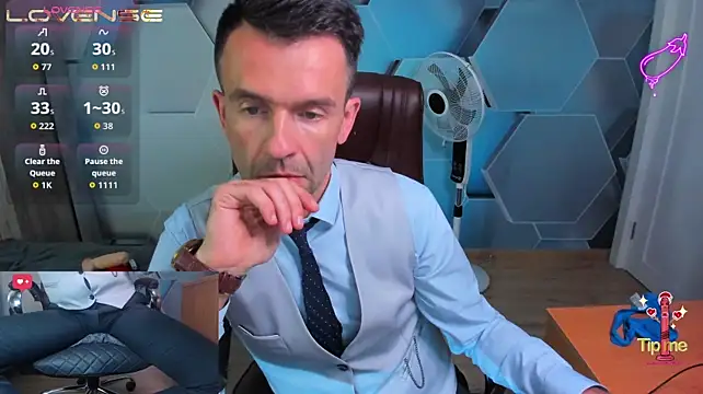 SteveTiger live cam on StripChat