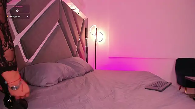 AmaraLewis webcam