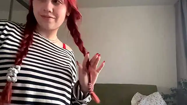 SelenShine live cam on StripChat