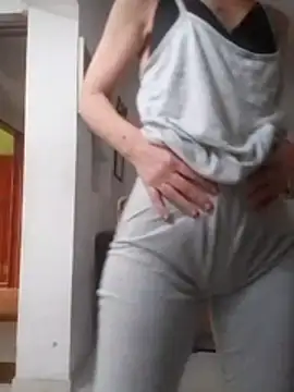 Current still of lolafoxie